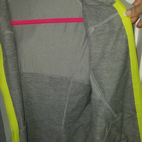 Lululemon running scuba - Picture 5 of 9